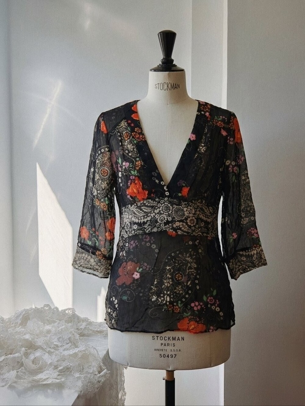 Vintage WD.NY 100% Silk Black Sheer Floral V-Neck Blouse with Lace Waist